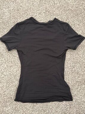 SKIMS fits everybody shirt in ONYX